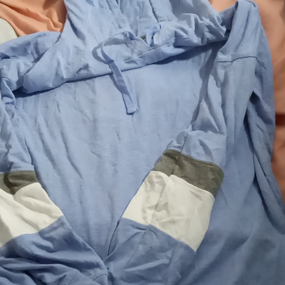 long sleeve hoodie